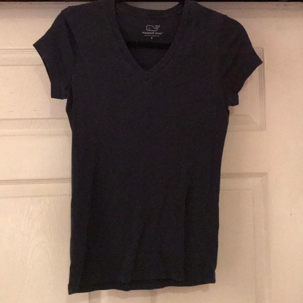 Vineyard vines v neck